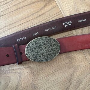Fossil women’s western buckle brown leather belt